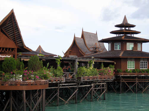Water bungaloes